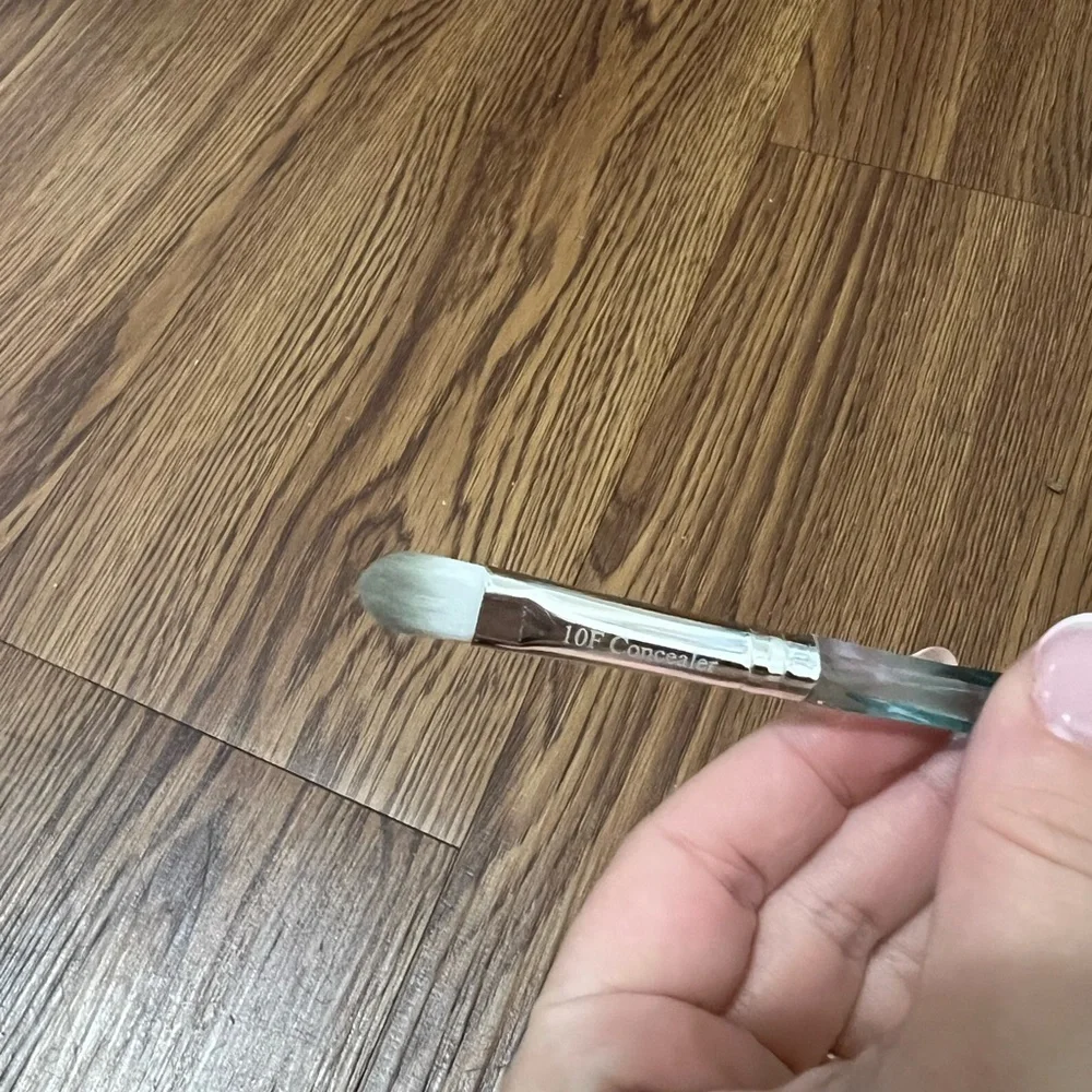 NEW FARAH 10F Concealer Brush
